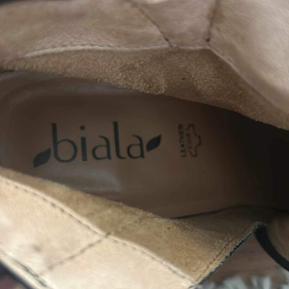 Gorgeous pair wedge black booties biala brand leather upper size 7 comfortable - Picture 7 of 10
